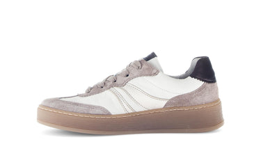 Baskets beiges en cuir lisse