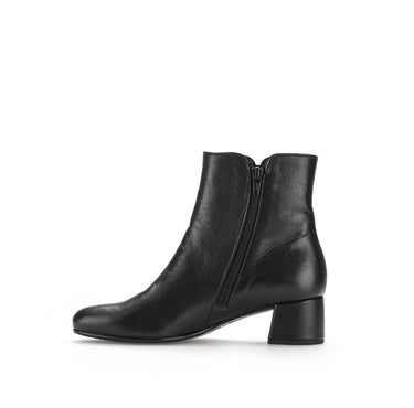 Bottines noires en cuir lisse