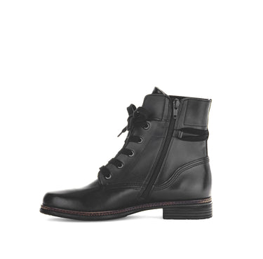 Bottines à lacets noires en cuir lisse