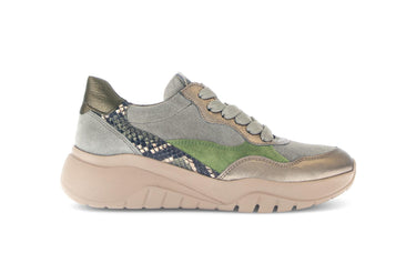 Baskets vertes en cuir lisse