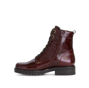 Bottines à lacets rouges en cuir vernis