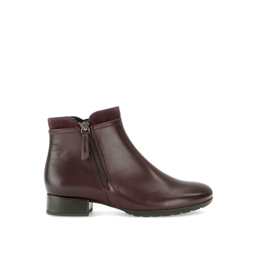 Bottines rouges en cuirs combinés