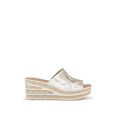 Sandales roses en cuir imprimé