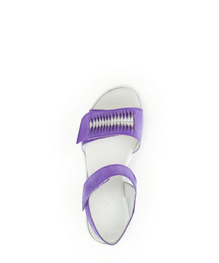 Sandales violettes en combinaison velours