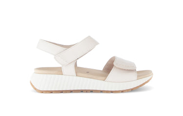 Sandales beiges en cuir imprimé