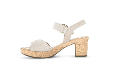 Sandales beiges en cuir velours