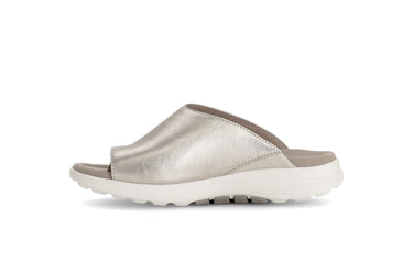 Mules dorées en cuir lisse