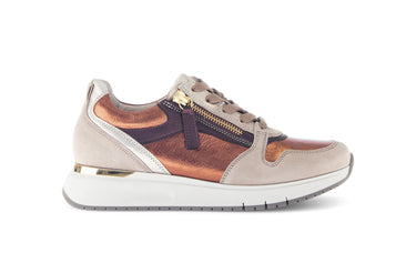 Baskets rose pâle en cuir