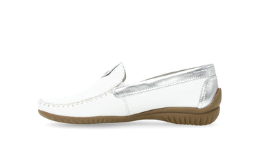 Mocassins blancs en cuir