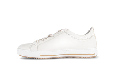 Baskets crème en cuir